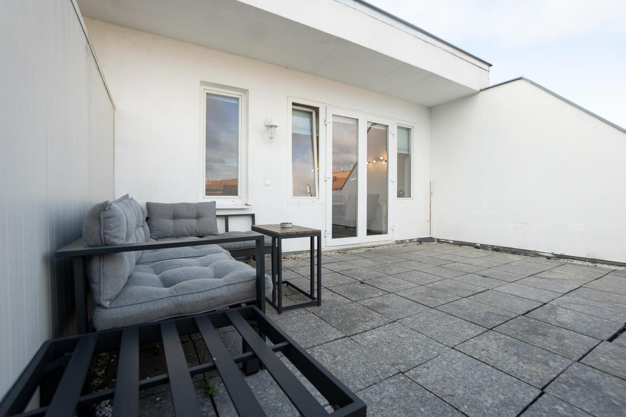 Belvedere Terrace Apartment: Central Vienna Retreat Exterior photo