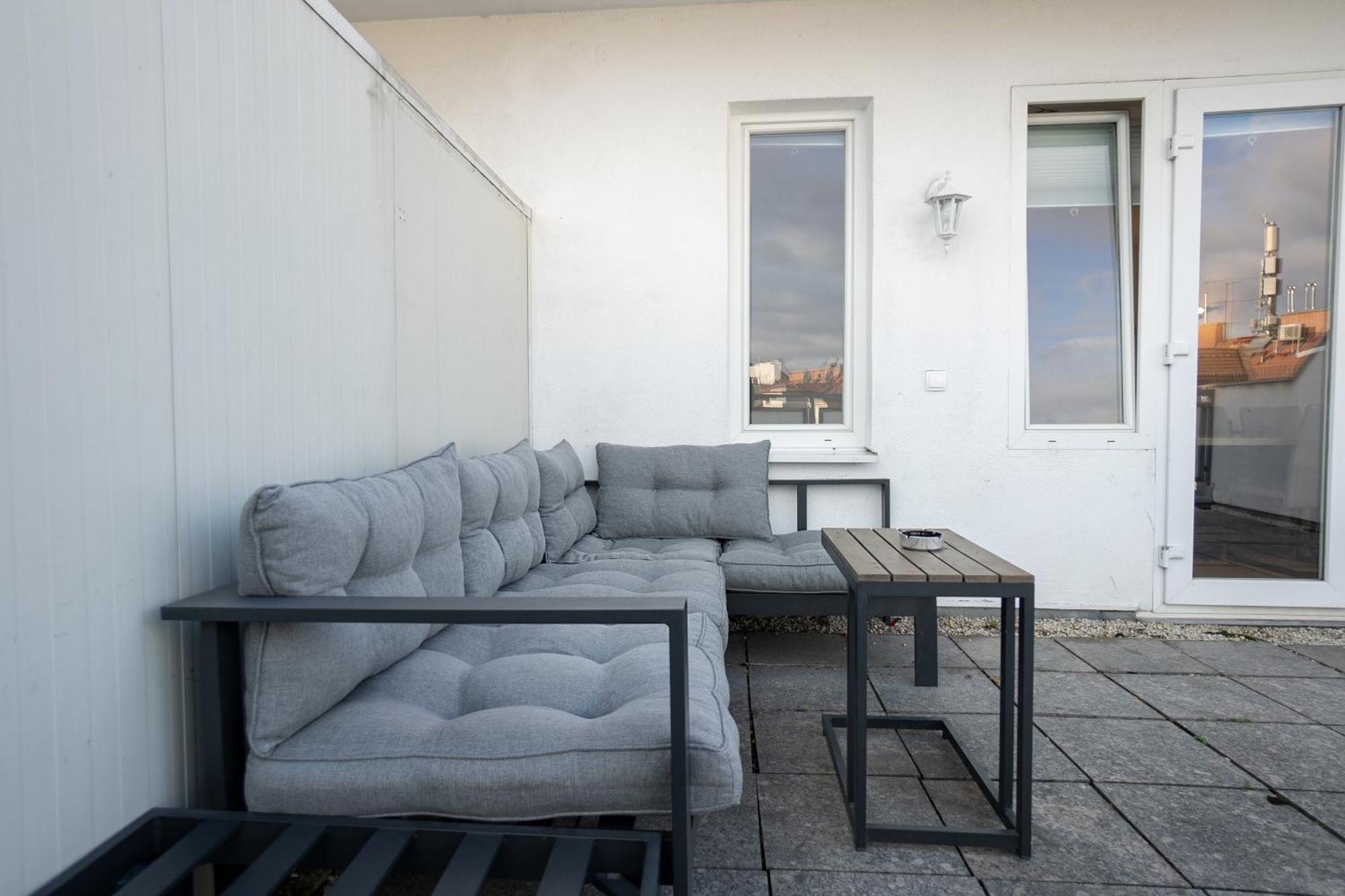 Belvedere Terrace Apartment: Central Vienna Retreat Exterior photo